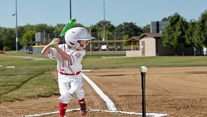 What Are The Swinging Mechanics Of A Baseball Bat