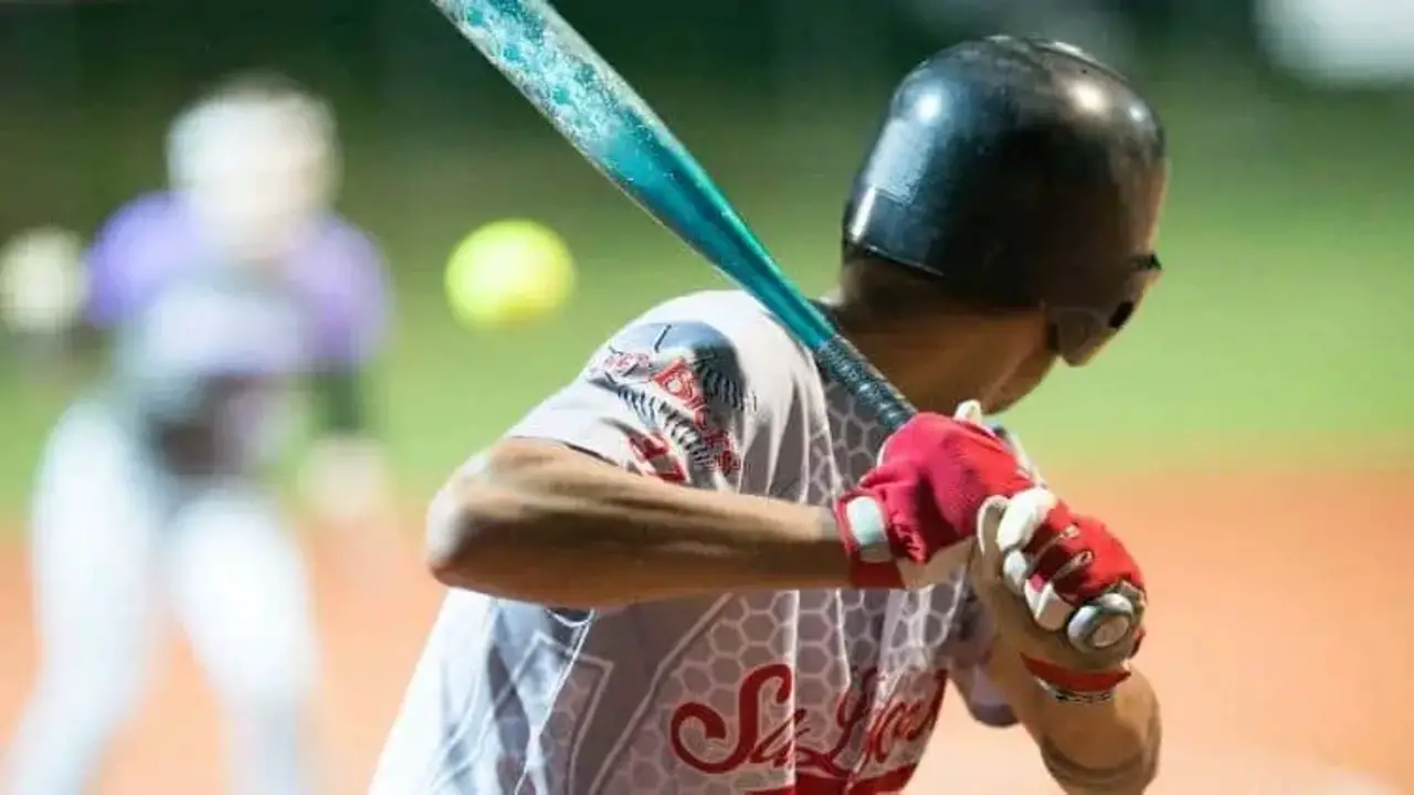 Advantages Of Composite Softball Bats Consistent Swing