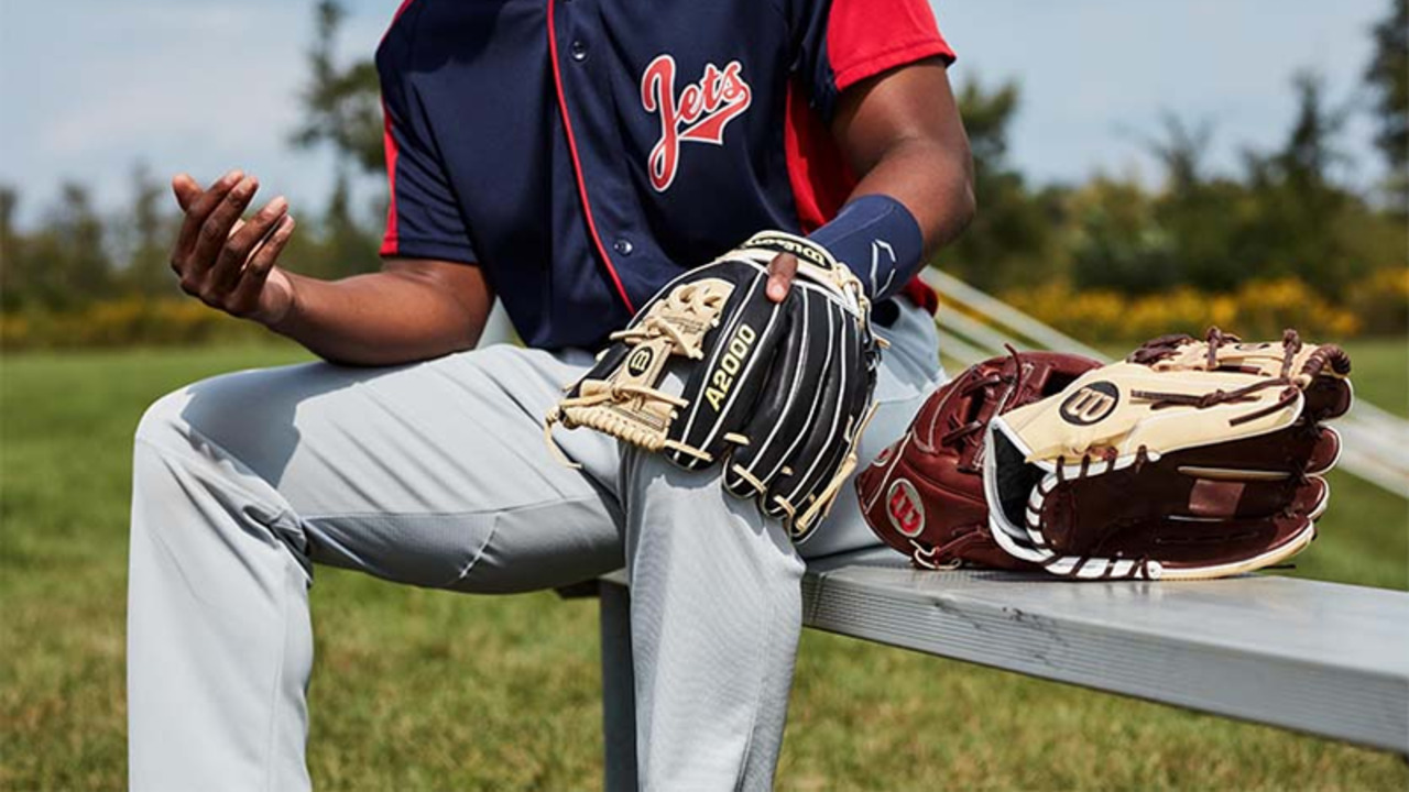 Baseball Gloves For Golf A Comparison