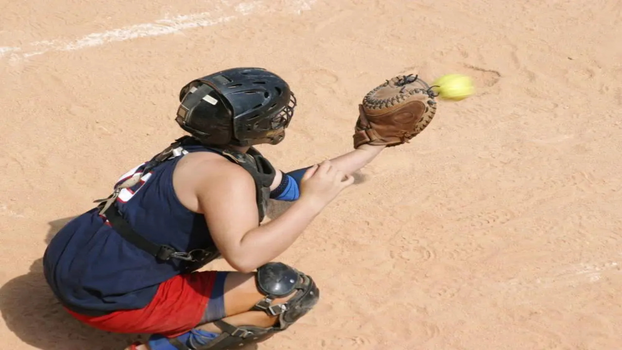 Catchers Mitt For Fastpitch Softball Is It A Good Choice