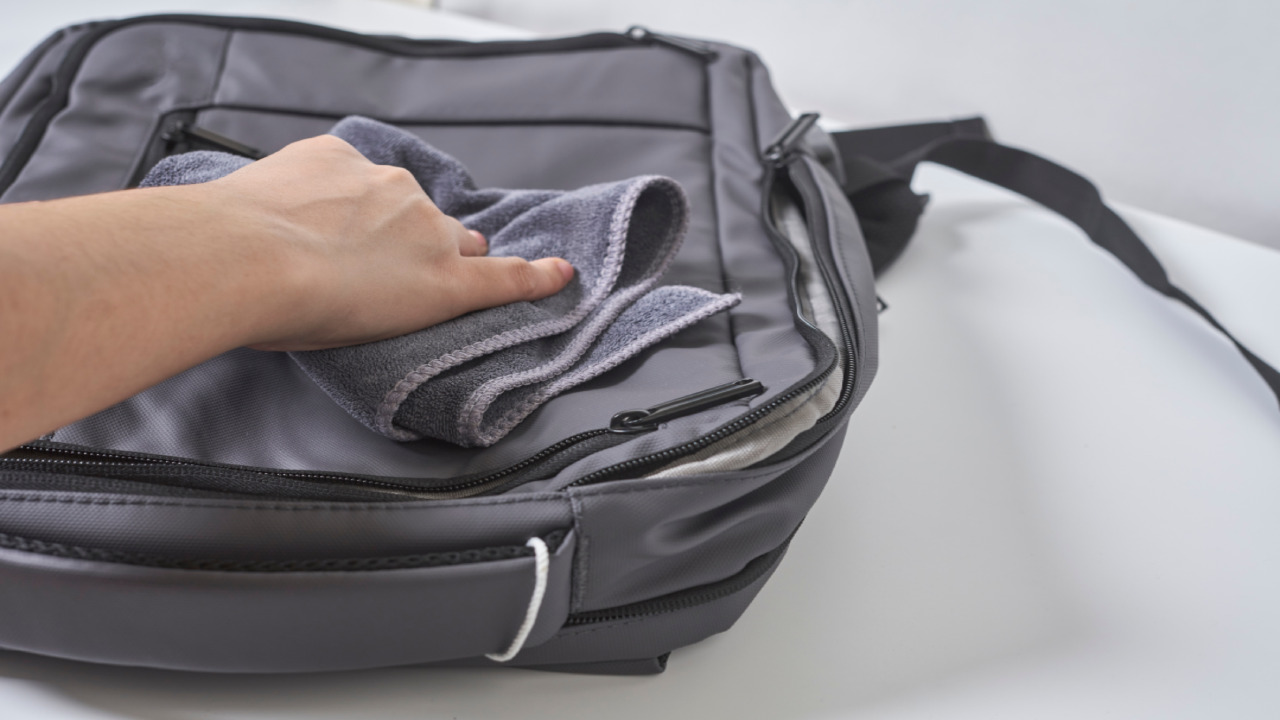 How To Deodorize Your Backpack - The Easiest Way