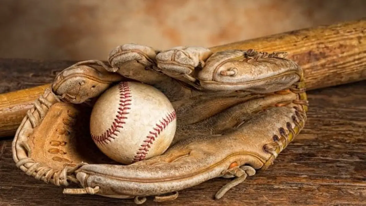 How To Dry A Wet Baseball Glove - Tips & Tricks